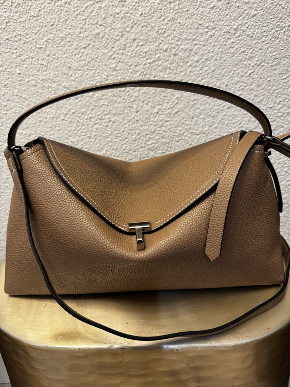 Toteme T-Lock Leather Shoulder Bag Large Taupe Gold Hardware - Picture 7 of 12